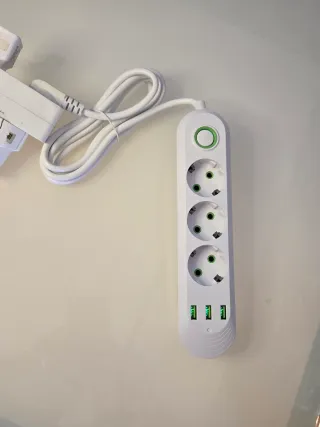 Prolunga Elettrica 2m con 3 Prese + 3 USB