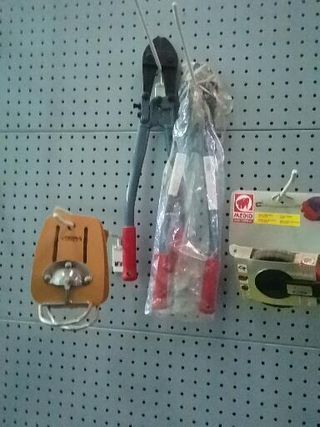 Cúter 3 Funciones: Sierra, Cuchilla y Metro