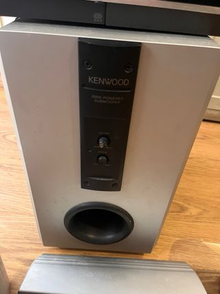 •	Reproductor de DVD Kenwood