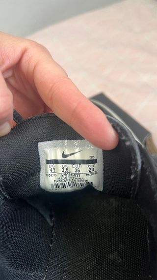 Zapatillas Nike Negras y Blancas