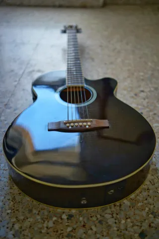 Guitarra Acústica Electrificada USA