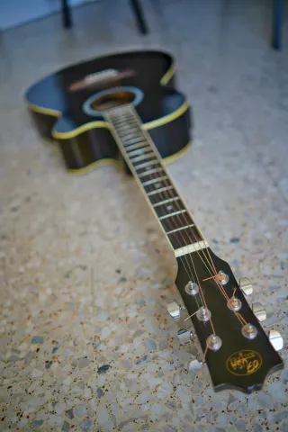 Guitarra Acústica Electrificada USA