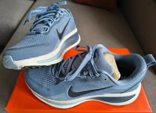 Zapatillas Nike Vomero 18 Azul Talla 40 Running