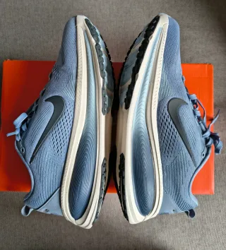 Zapatillas Nike Vomero 18 Azul Talla 40 Running