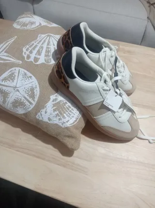 Zapatillas Zara Beige y Animal Print a estrenar