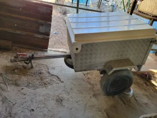 Remolque con tapa