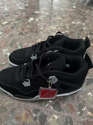 Zapatillas Jordan Negras y Blancas