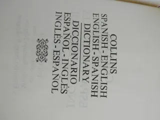 Diccionario de español/inglés y de inglés/español.