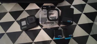 GoPro Hero 8 + 2 baterías, cargador, SD 125GB