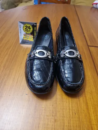 Zapatos negros mujer con etiqueta Talla 39
