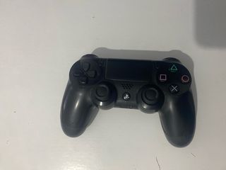 Mando PS4 Sony Negro + Cargador USB
