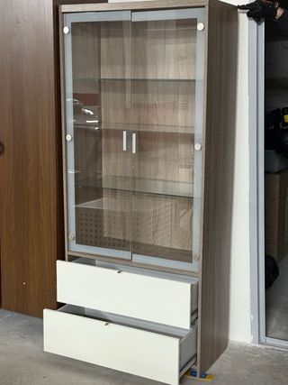 Aparador madera y cristal con cajones