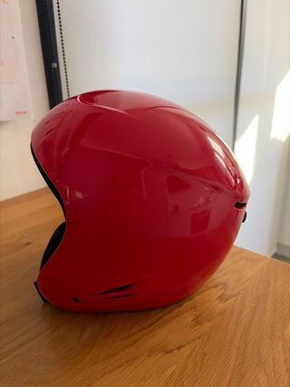 Casco de esquí rojo Brugi