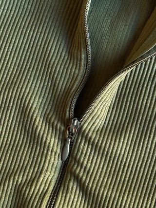 Top deportivo Bershka verde talla S