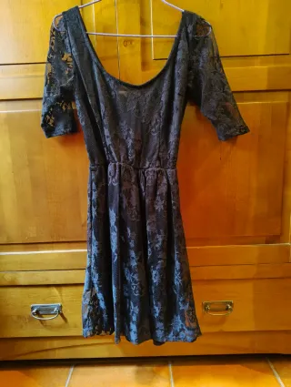 Vestido encaje Bershka negro