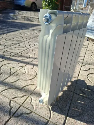 Radiador de agua blanco