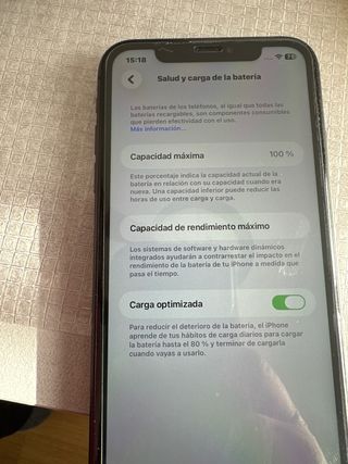 iPhone 11 Batería al 100%. Es el de 64 gb