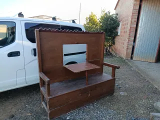 Antigua cadiera de madera