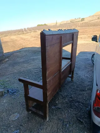 Antigua cadiera de madera