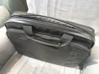 Maletín Dell cuero sintético negro