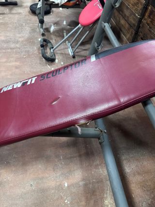 Banco de pesas con barra