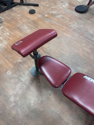 Banco de pesas con barra