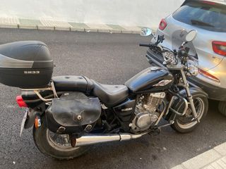 Moto Suzuki Negra