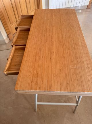 Scrivania per studio o ufficio