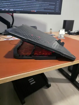 Base refrigeradora portátil LED roja