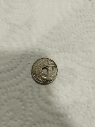 Moneda 1963 España con agujero