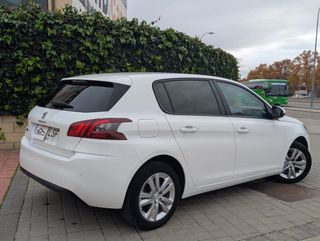 Peugeot 308 EAT8 1.5Bluehdi 130 Garantía e IVA Inc