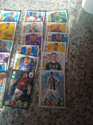 Lotto 40 carte Adrenalyn