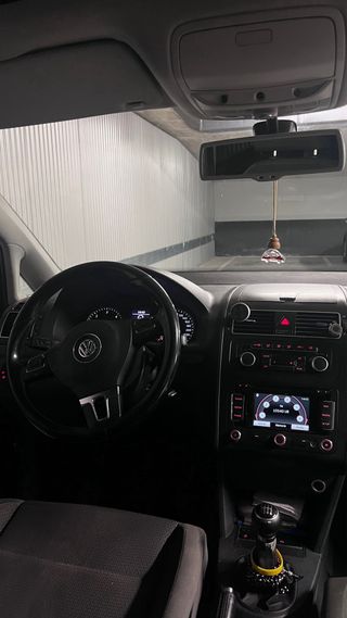 Volkswagen Touran 2011