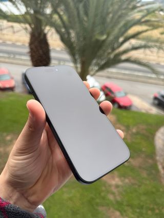 iPhone 15 - 100% Batería