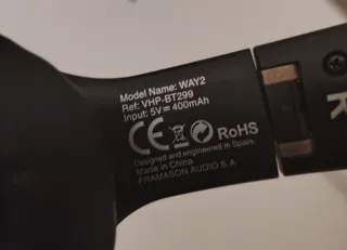 Auriculares Dorados y Negros