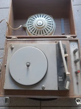 Tocadiscos antiguo vintage