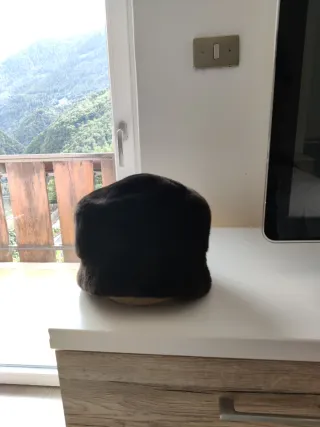 Cappello di pelliccia marrone
