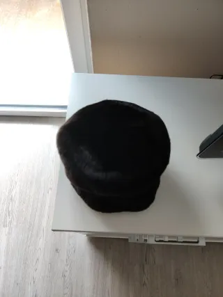 Cappello di pelliccia marrone