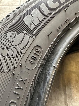 Neumáticos de invierno/ R16 MICHELIN