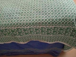 Colcha vintage verde y blanca