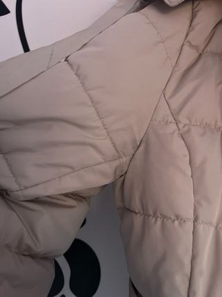 Abrigo acolchado con borreguillo interior