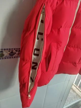 Chaqueta Roja Acolchada ICON2