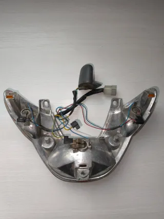 Piloto Trasero Aprilia Leonardo 250 (1999)