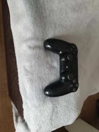 Mando PS4 Original Negro sevende por falta de uso