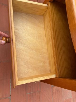 Mesita de noche rústica de madera