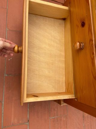 Mesita de noche rústica de madera