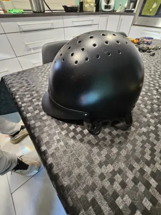 Casco de equitación negro