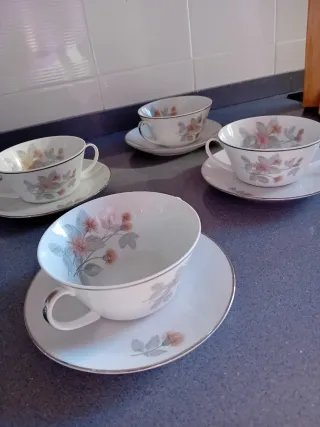 Juego 4 tazas consomé porcelana Santa Clara