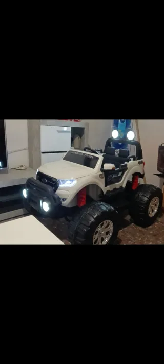 Coche eléctrico infantil monster truck