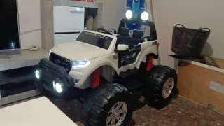 Coche eléctrico infantil monster truck